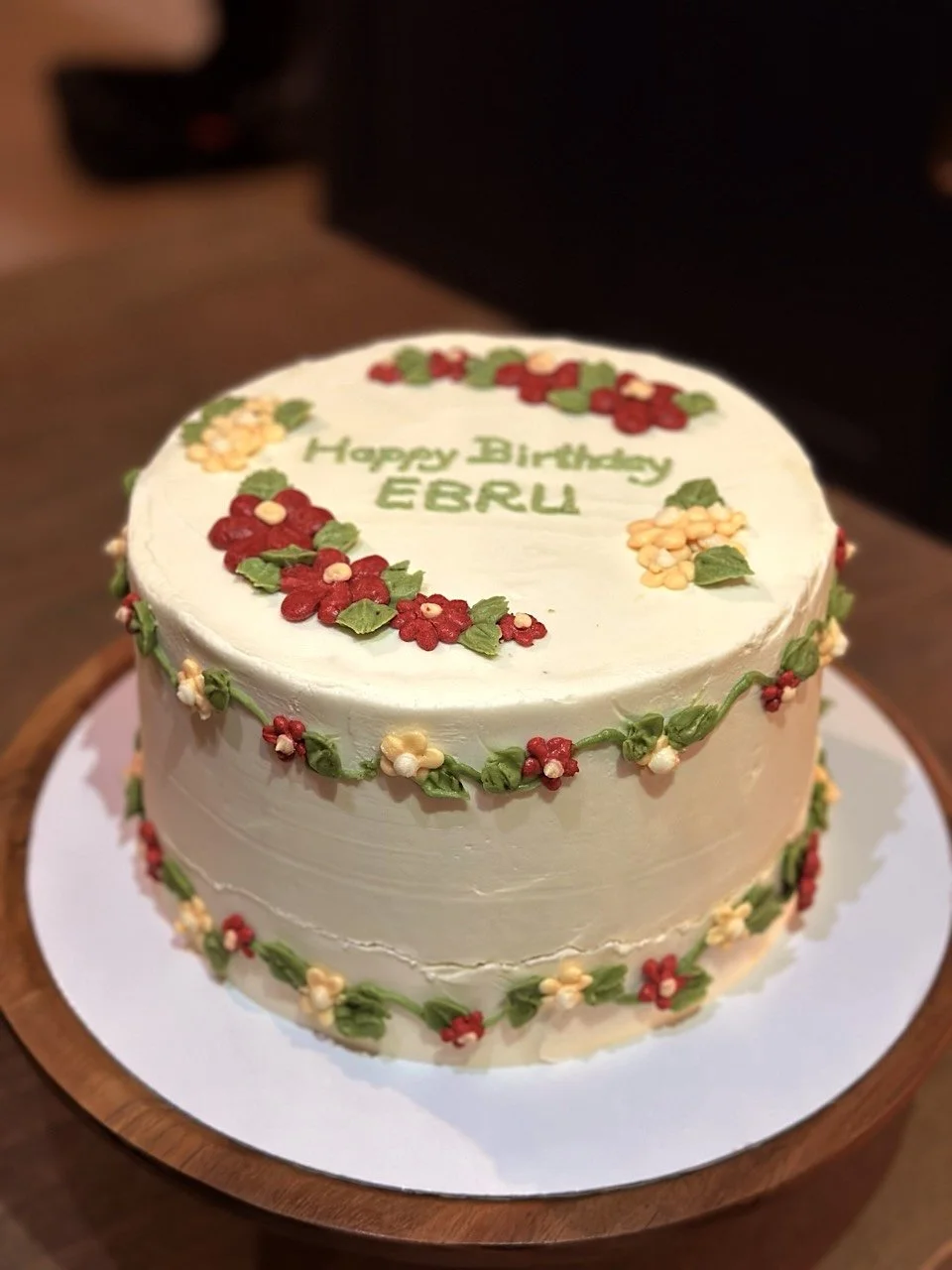 Vintage piped rose birthday cake with custom lettering Cambridge